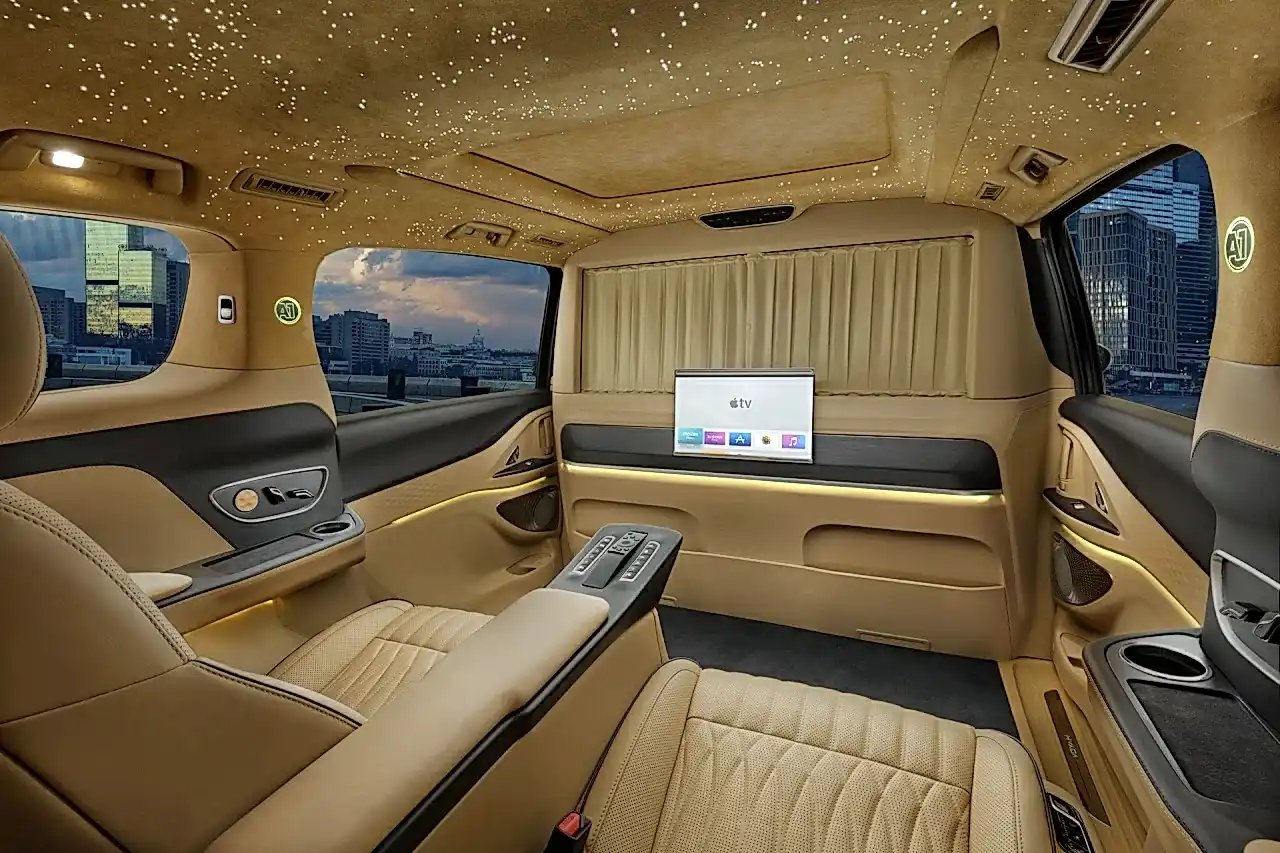Voyah Dream BusinessJet звездное небо. Фото