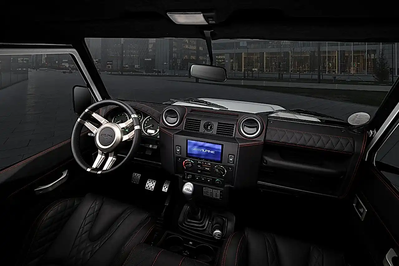 Кожаный салон с контрастной  строчкой Land Rover Defender. А1 Тюнинг