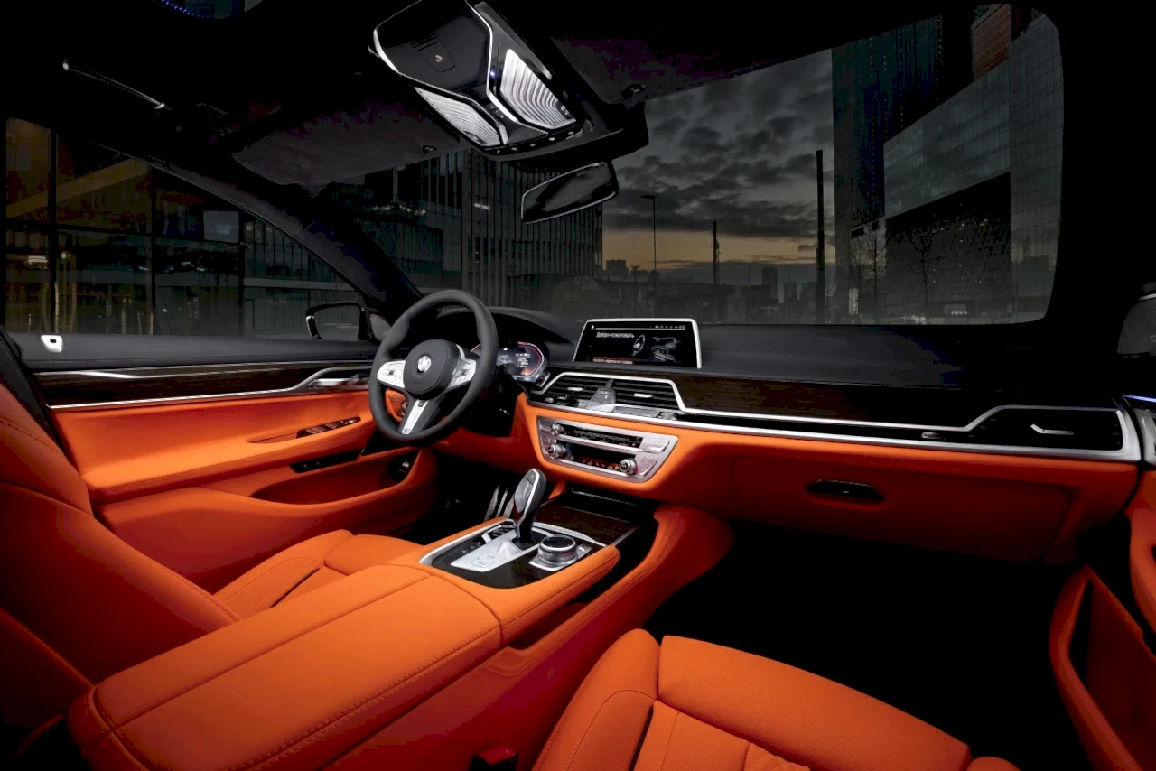 BMW 7 Series. Торпедо. Фото 2
