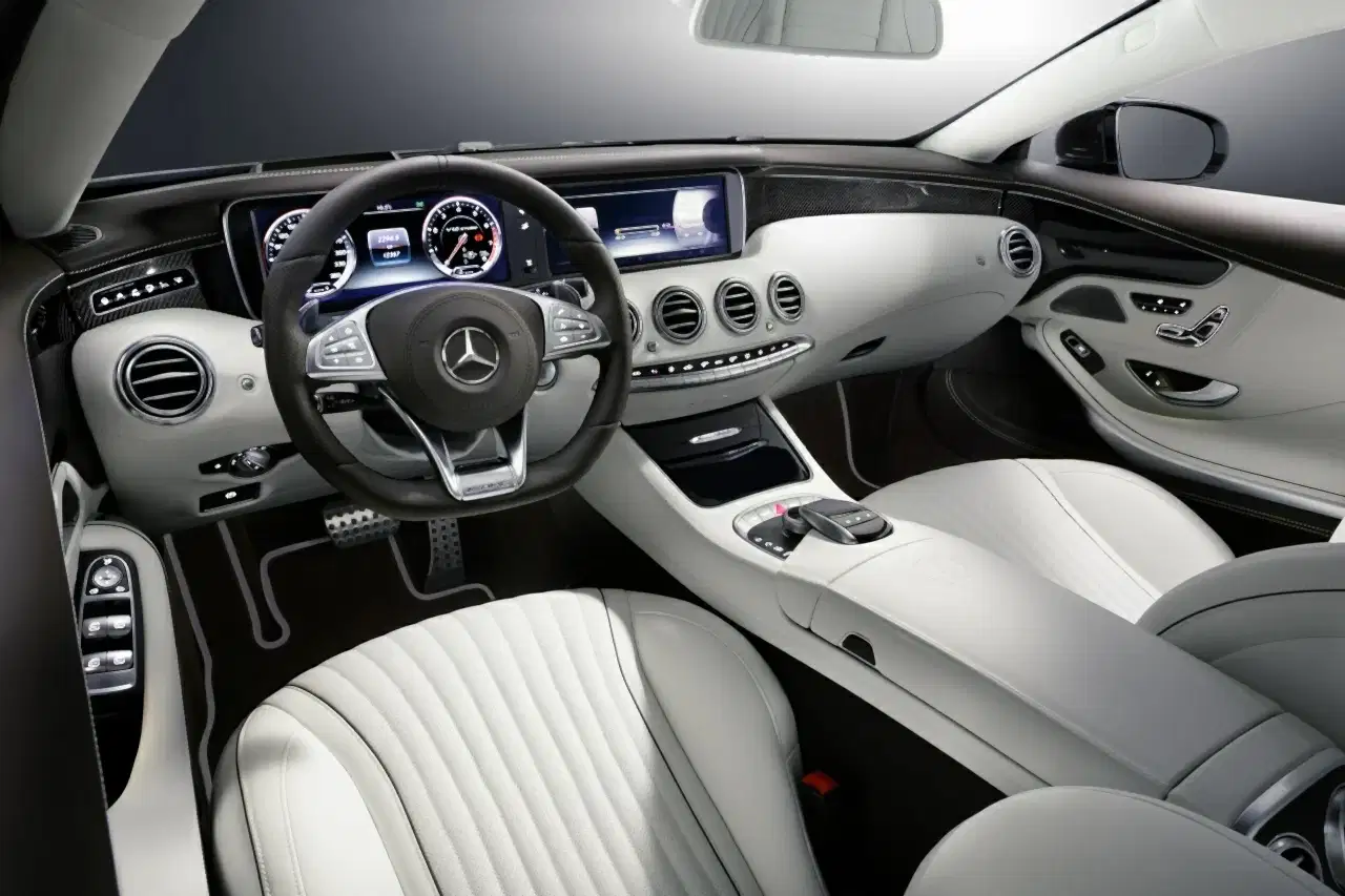 Mercedes-Benz S65 AMG Coupe. Торпедо