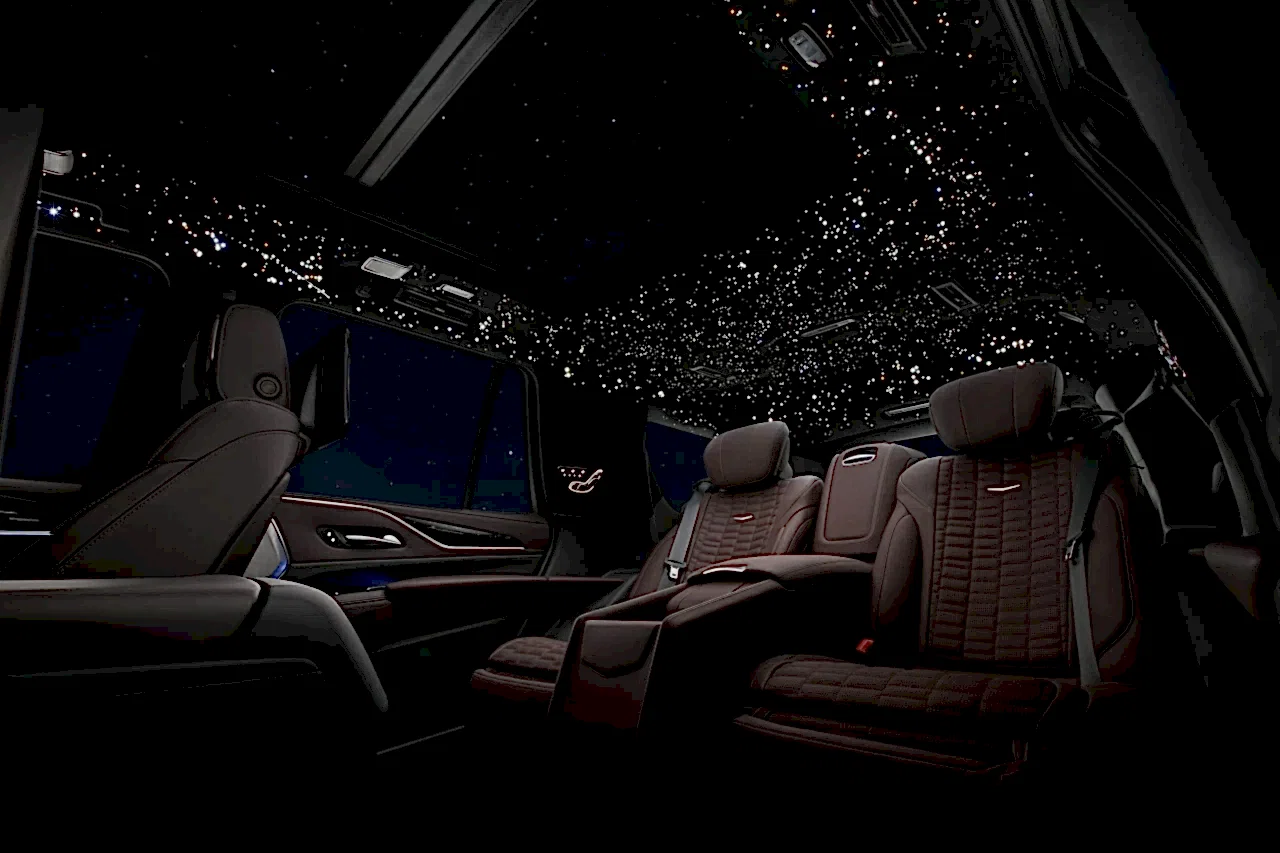 Cadillac Escalade звездное небо. Фото