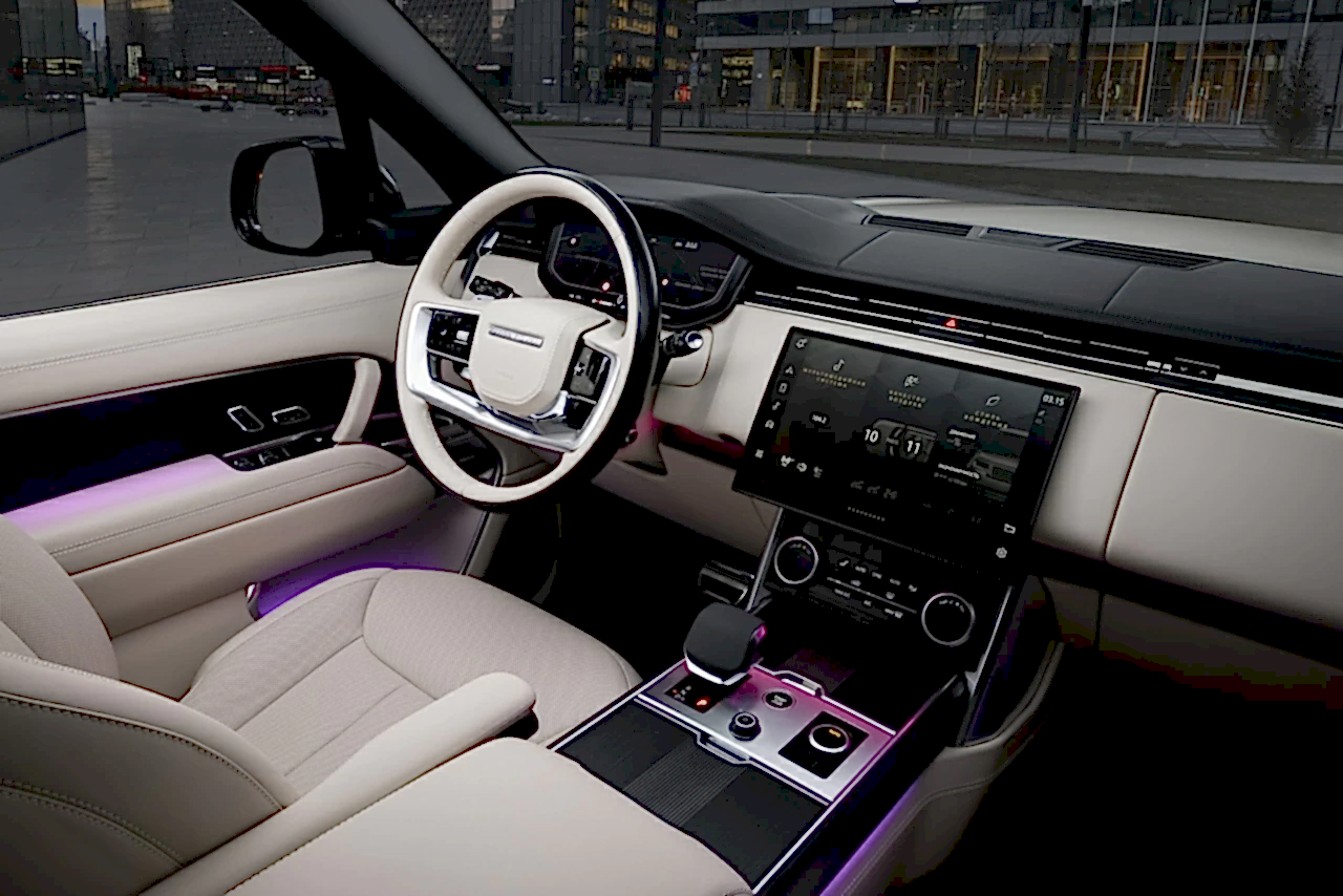 Land Rover Range Rover. Торпедо. Фото