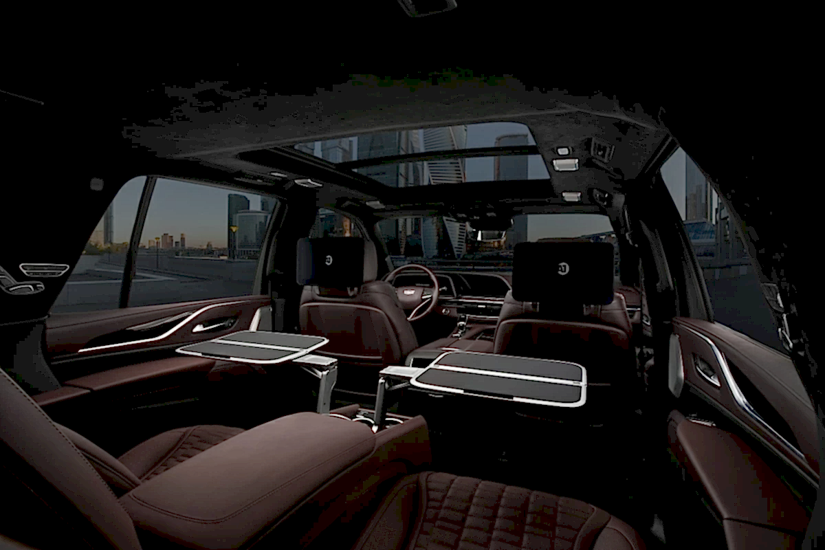 Раскладные столики Mercedes-Maybach. Фото