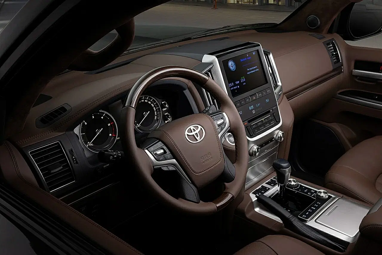 Toyota Land Cruiser 200 Series. Торпедо. Фото