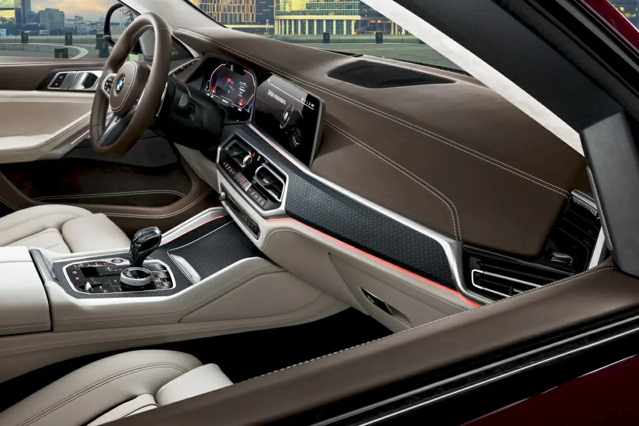 BMW X6M. Торпедо. Фото
