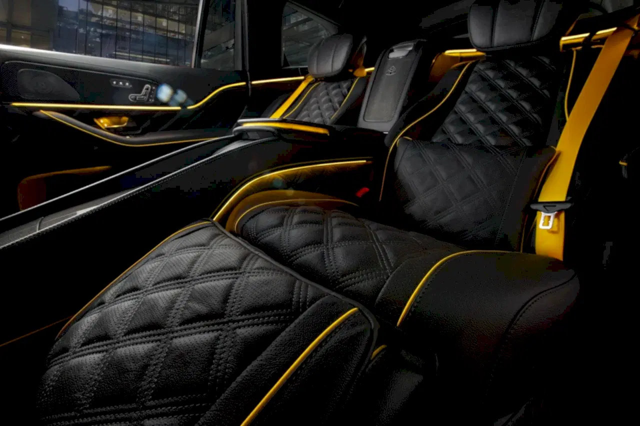 Перетяжка сидений автомобиля кожей. Фото