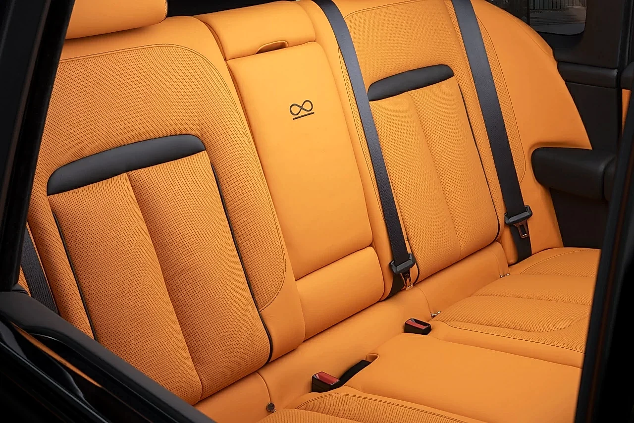 Сиденья для Rolls-Royce Cullinan. Фото