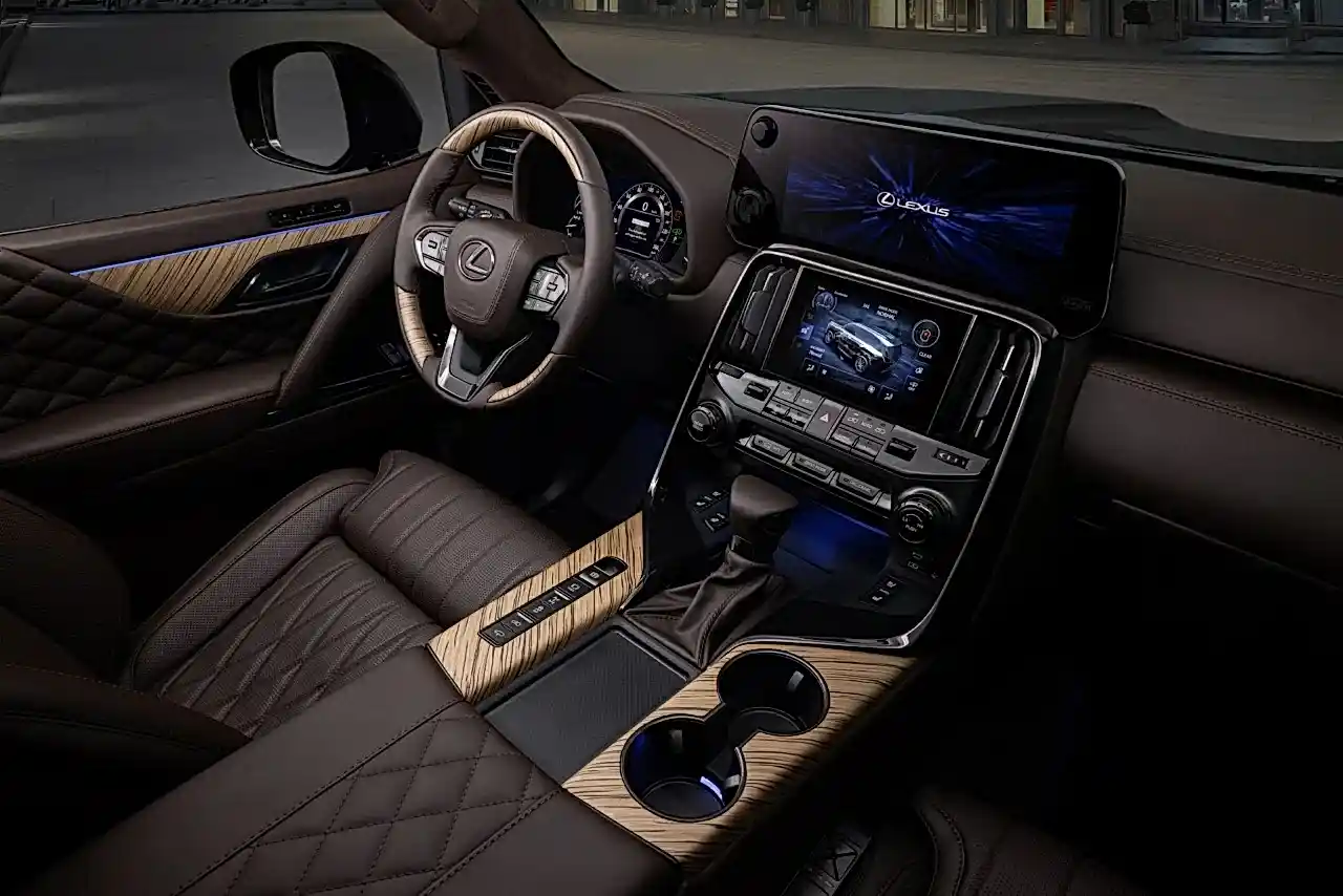 Lexus LX 600 VIP. Торпедо. Фото